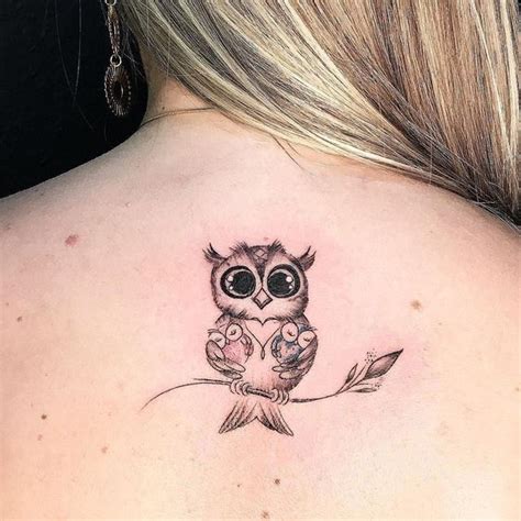 pequeño mujer buho tattoo